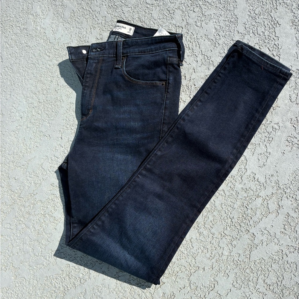 Abercrombie & Fitch Super Skinny High Rise Jean 6L